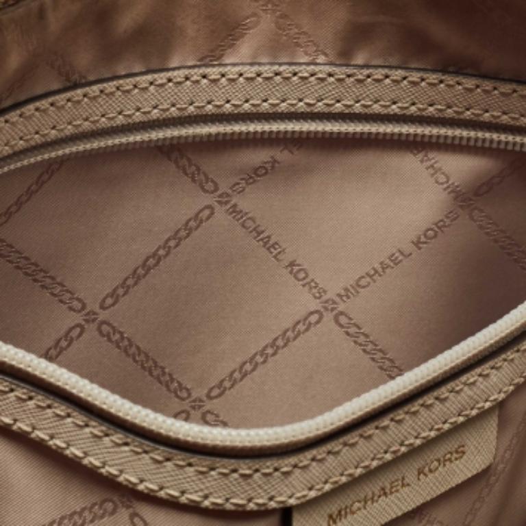 Michael Kors Hell Beige Leder Medium Top Zip Jet Set Tote mit Reißverschluss im Angebot 3