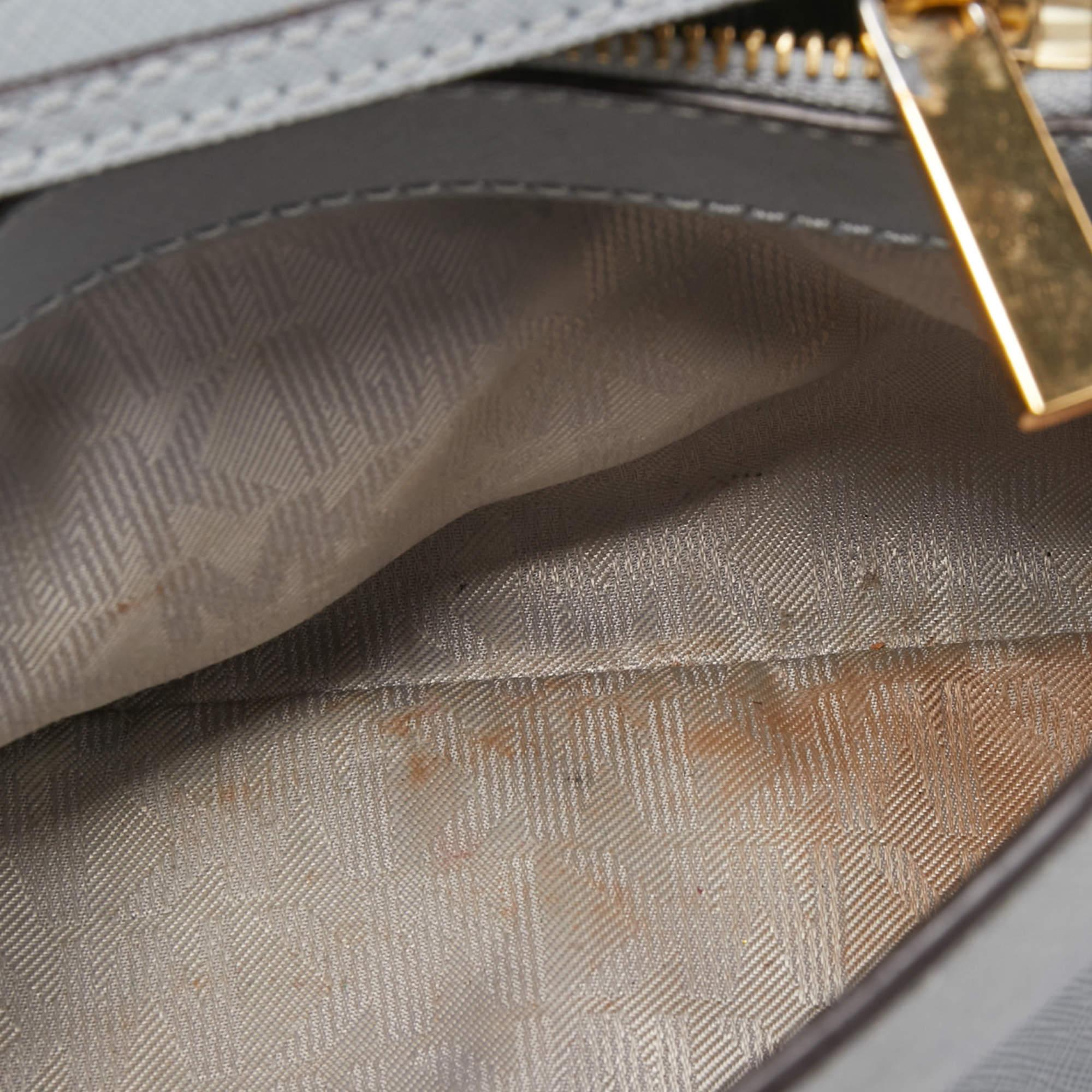 Michael Kors - Sacoche Portia en cuir Saffiano bleu clair en vente 3