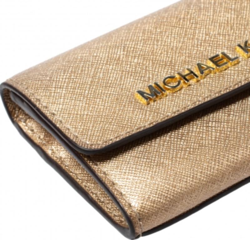 Michael Kors Metallic Gold Leather Flap Card Holder In Good Condition For Sale In Dubai, Al Qouz 2