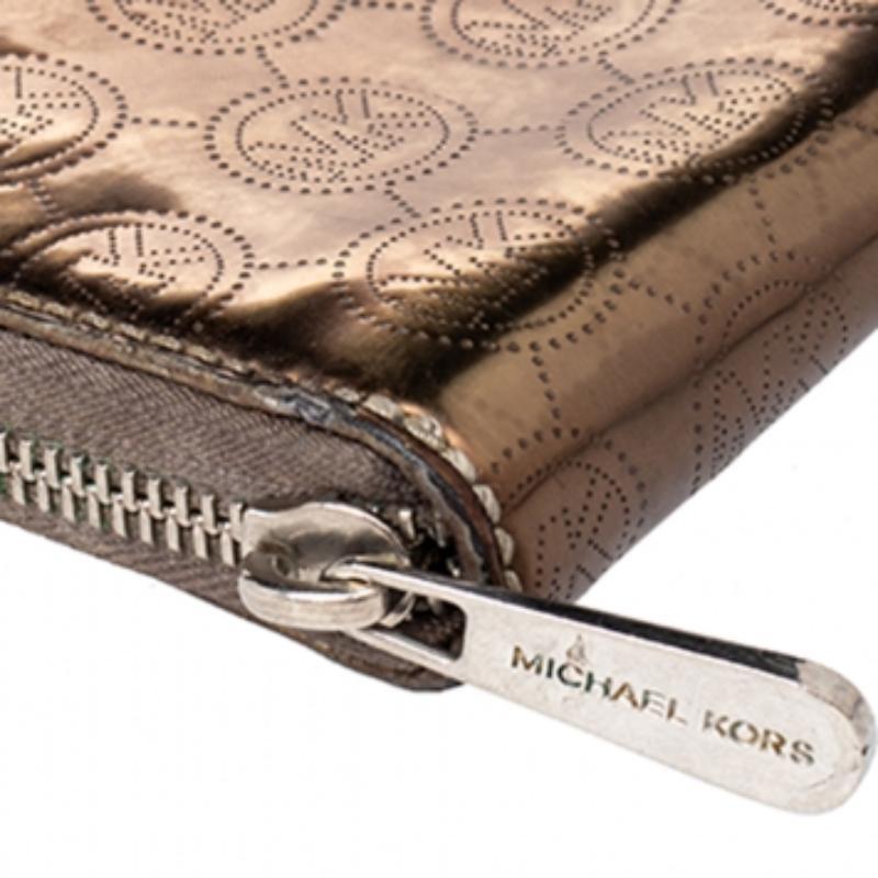 Michael Kors Cartera con cremallera Jet Set de piel dorada metalizada 2