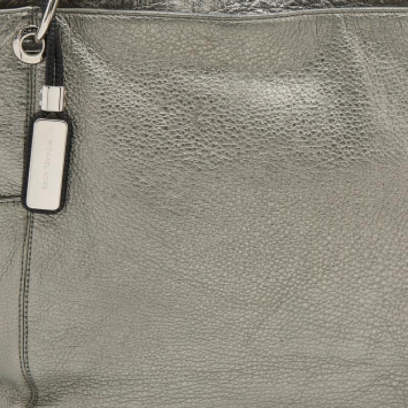 Michael Kors Metallic Silber/Schwarze Skorpio Tote aus Leder Skorpio im Angebot 6