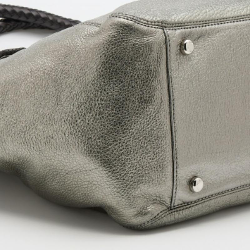 Michael Kors Metallic Silber/Schwarze Skorpio Tote aus Leder Skorpio im Angebot 4