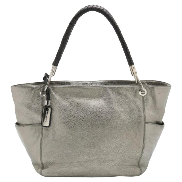 Michael Kors Metallic Silber/Schwarze Skorpio Tote aus Leder Skorpio im Angebot