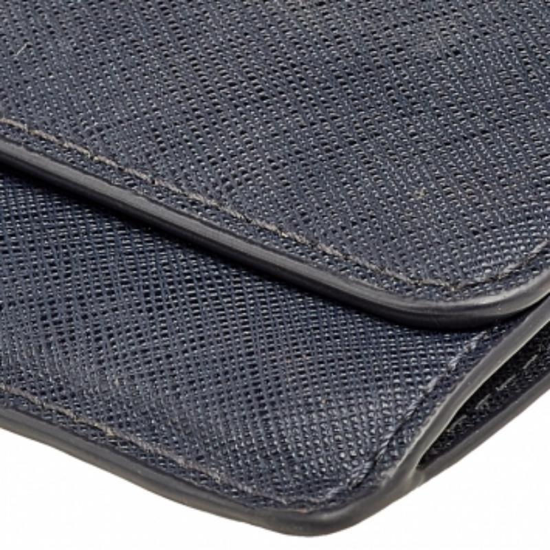 Michael Kors Cartera plana de viaje Jet Set de piel saffiano azul marino Negro en venta