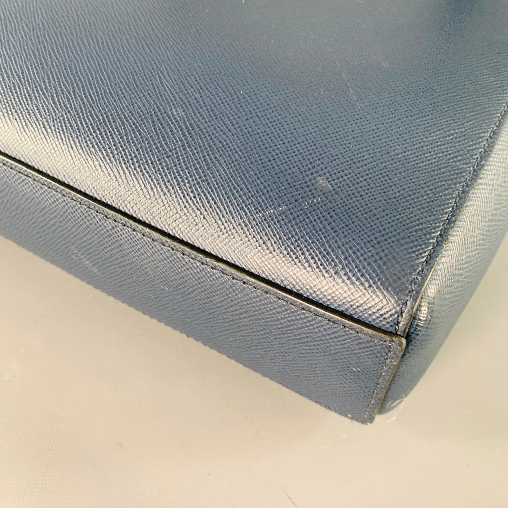 Michael Kors - Borsa messenger in pelle saffiano blu scuro in vendita 2