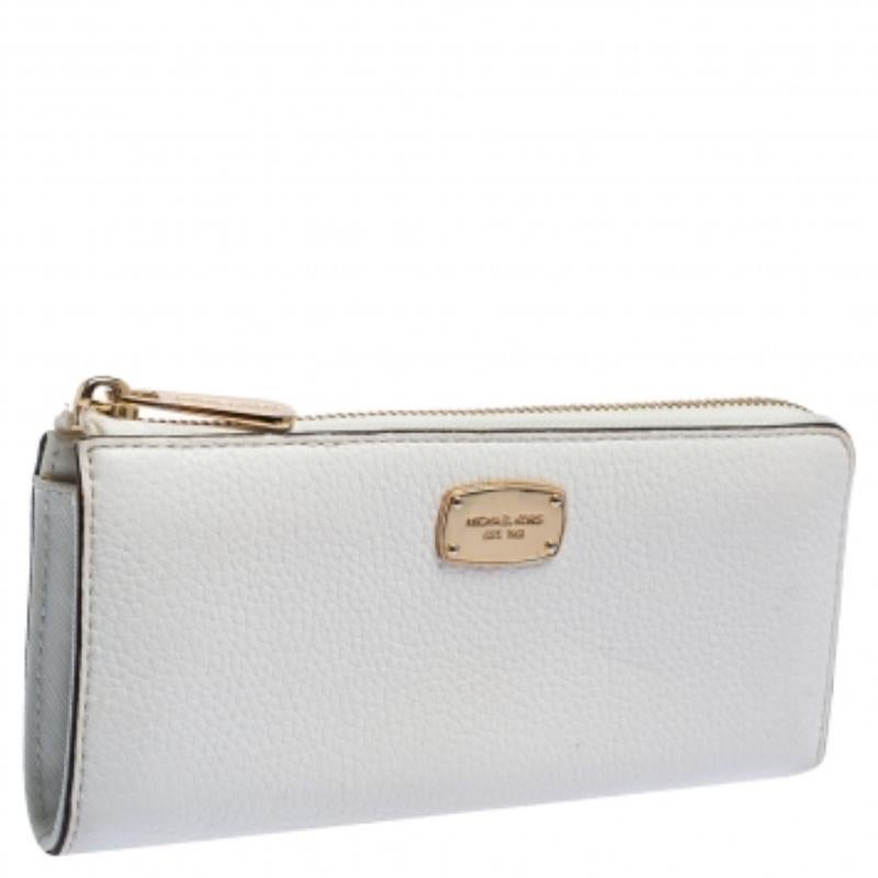 Michael Kors Off-White Leder Zip Continental Brieftasche (Grau)