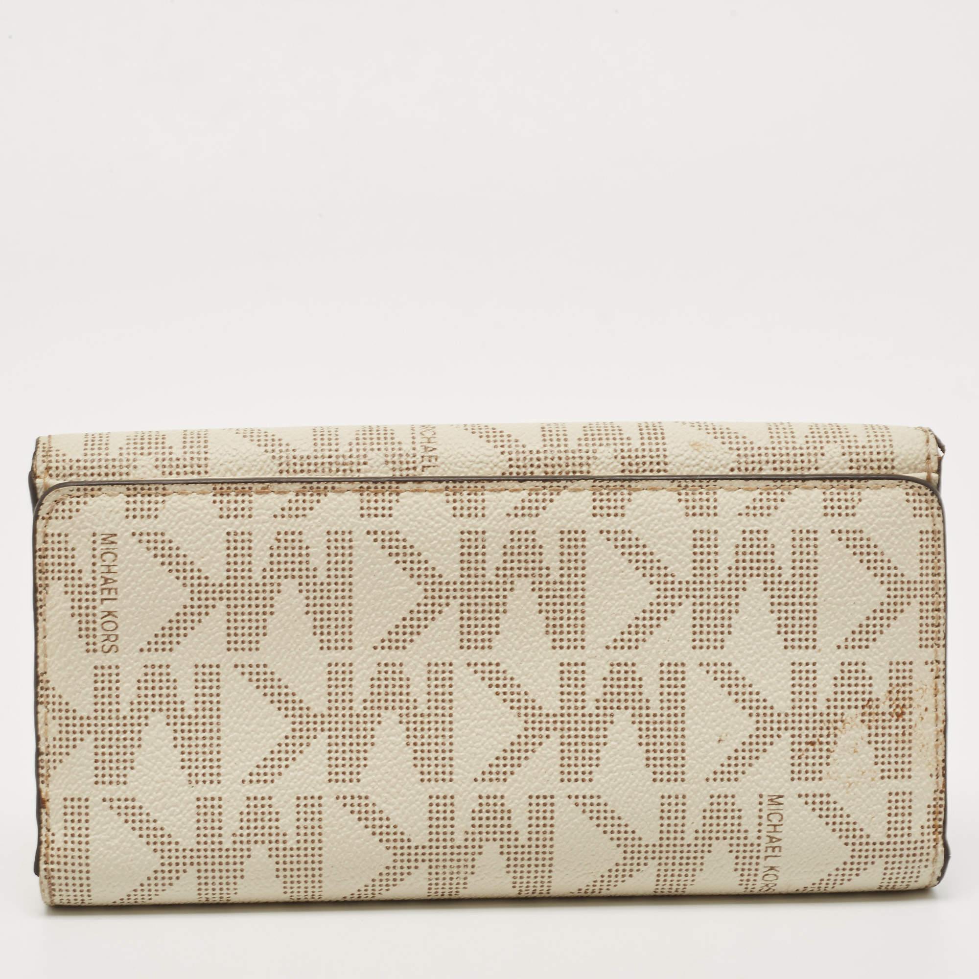 Michael Kors - Portefeuille continental à rabat en toile enduite Signature blanc cassé Pour femmes en vente