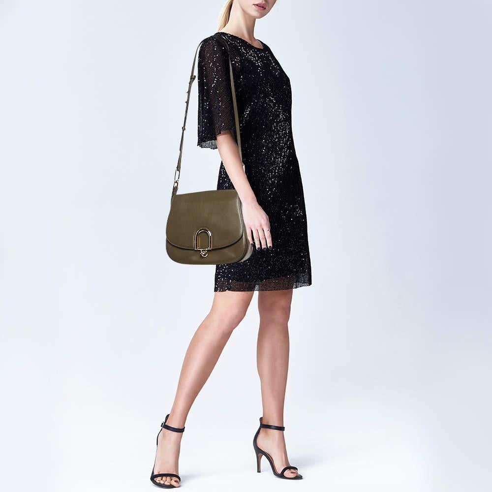 Designer bags are ideal companions for ample occasions Here we have a fashion meets functionality piece crafted with precision. It has been equipped with a well sized interior that can easily fit all your essentials.