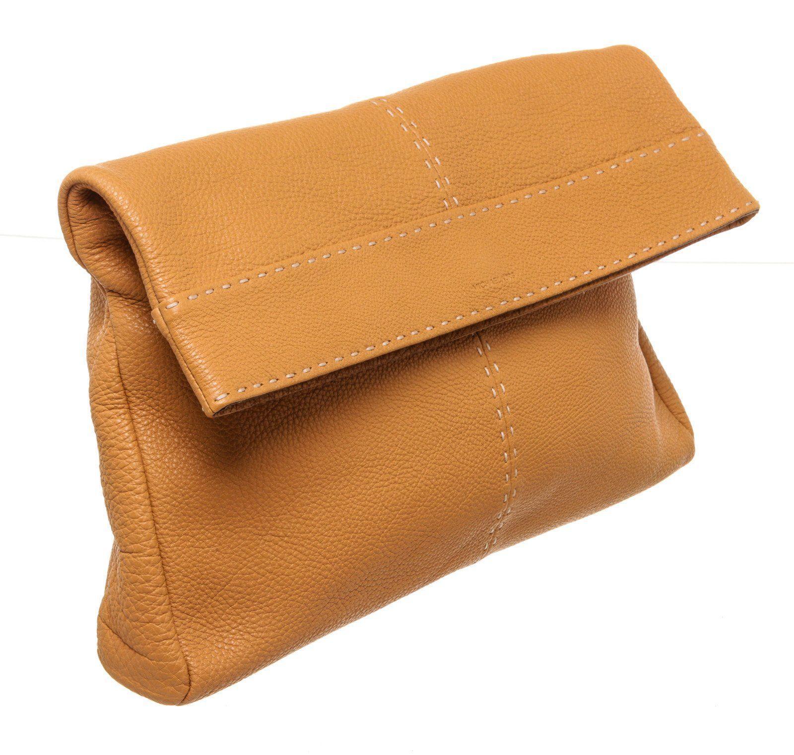 Orange leather Michael Kors Hutton clutch with gold-tone hardware, foldover top with magnetic closure, beige canvas lining, interior slip pockets and one zip pocket inside.


40748MSC