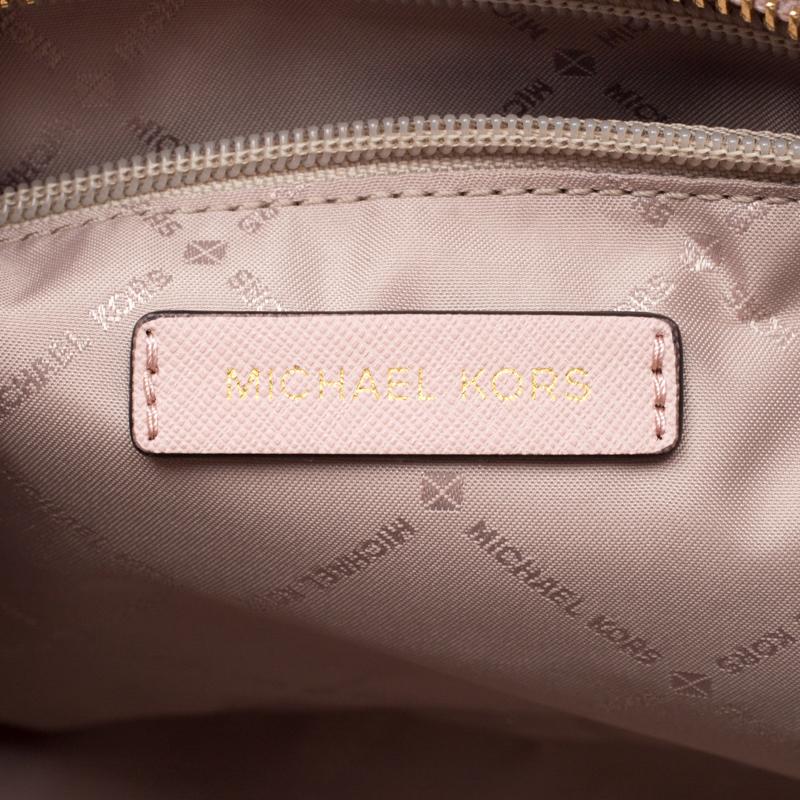 Michael Kors - Sac cabas Selma clouté en cuir rose pâle 5