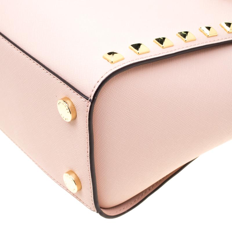Michael Kors - Sac cabas Selma clouté en cuir rose pâle 2
