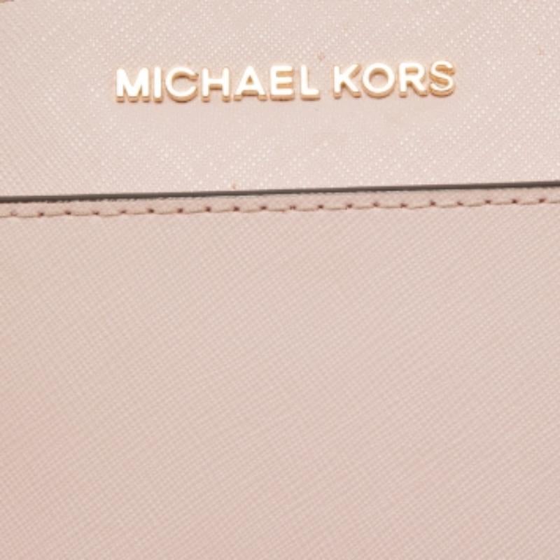 Michael Kors sac à bandoulière emmy en cuir rose en vente 4
