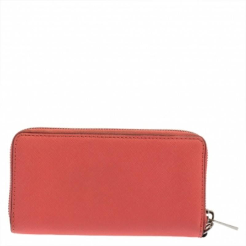 Michael Kors Pink Leather Zip Around Wristlet Wallet In Fair Condition For Sale In Dubai, Al Qouz 2