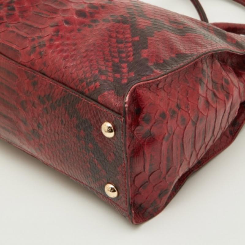 Donna Michael Kors Tote grande in pelle goffrata di pitone rosso/nero Hamilton North South in vendita