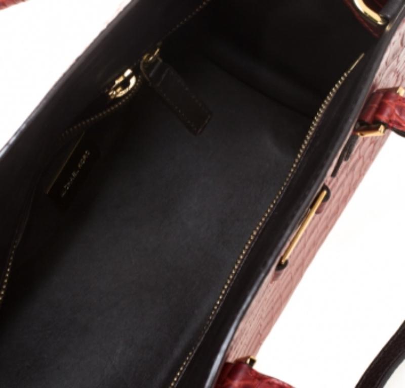 Marron Michael Kors Cartable GIA en cuir rouge embossé de crocodile en vente