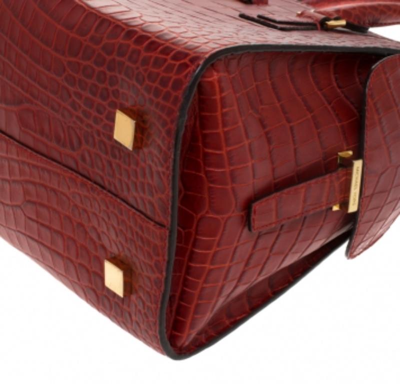 Michael Kors Cartable GIA en cuir rouge embossé de crocodile Pour femmes en vente