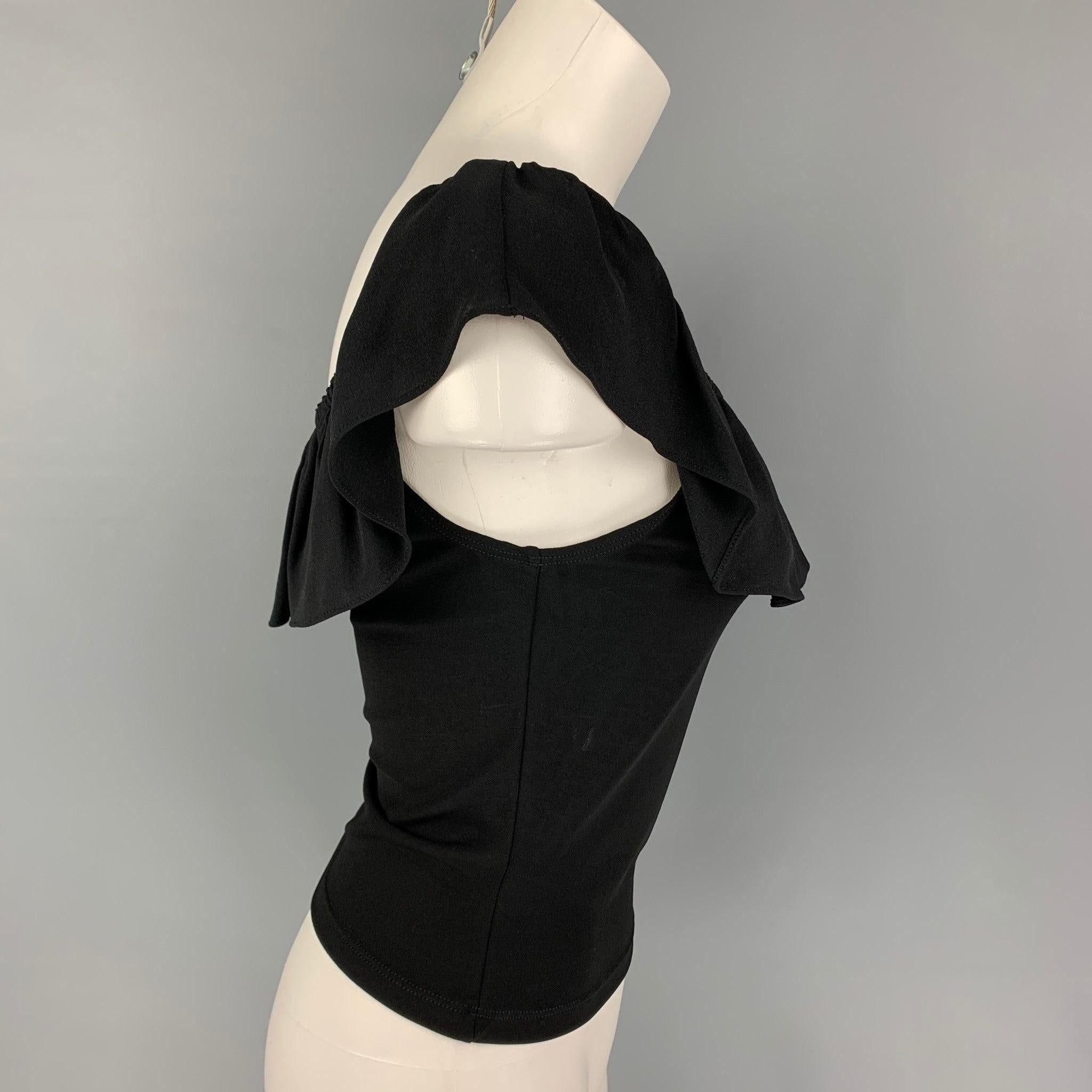 MICHAEL KORS top comes in a black rayon featuring a sleeveless style and a ruffled design.
Very Good
Pre-Owned Condition. 

Marked:   8 

Measurements: 
  Bust: 31 inches  Length: 14 inches 
  
  
 
Reference: 119454
Category: Dress Top
More