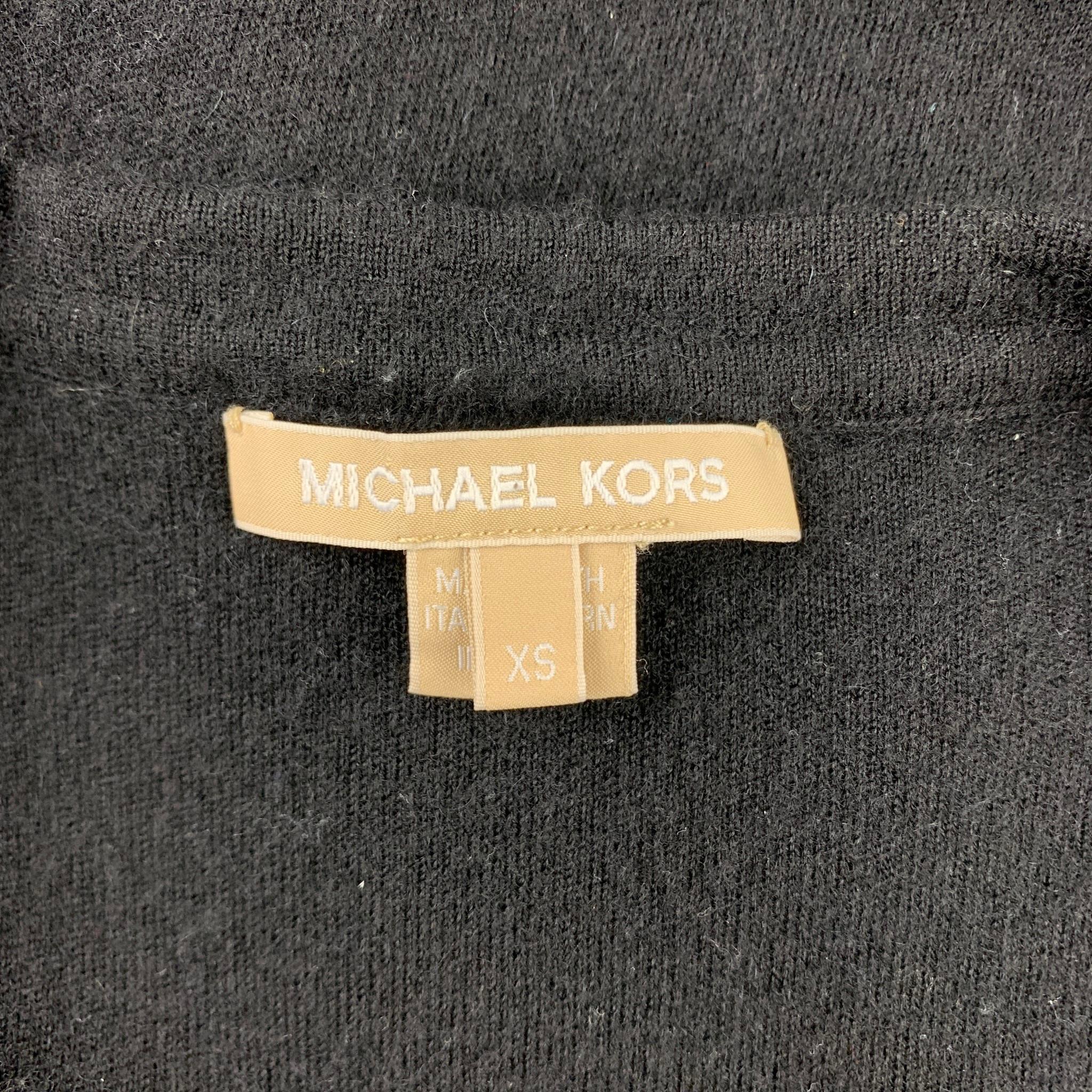 MICHAEL KORS Size XS Black Cashmere V-Neck Pullover Sweater In Good Condition In San Francisco, CA