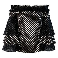 Michael Kors Taglia XS Camicetta off-shoulder con maniche a strati in seta bianca e nera Dot Dot