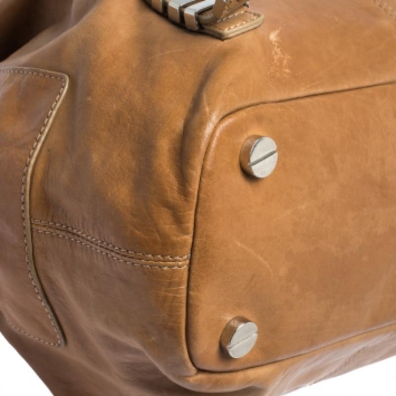 Marrone Michael Kors - Tote convertibile con cinturino con fibbia in pelle Tan in vendita