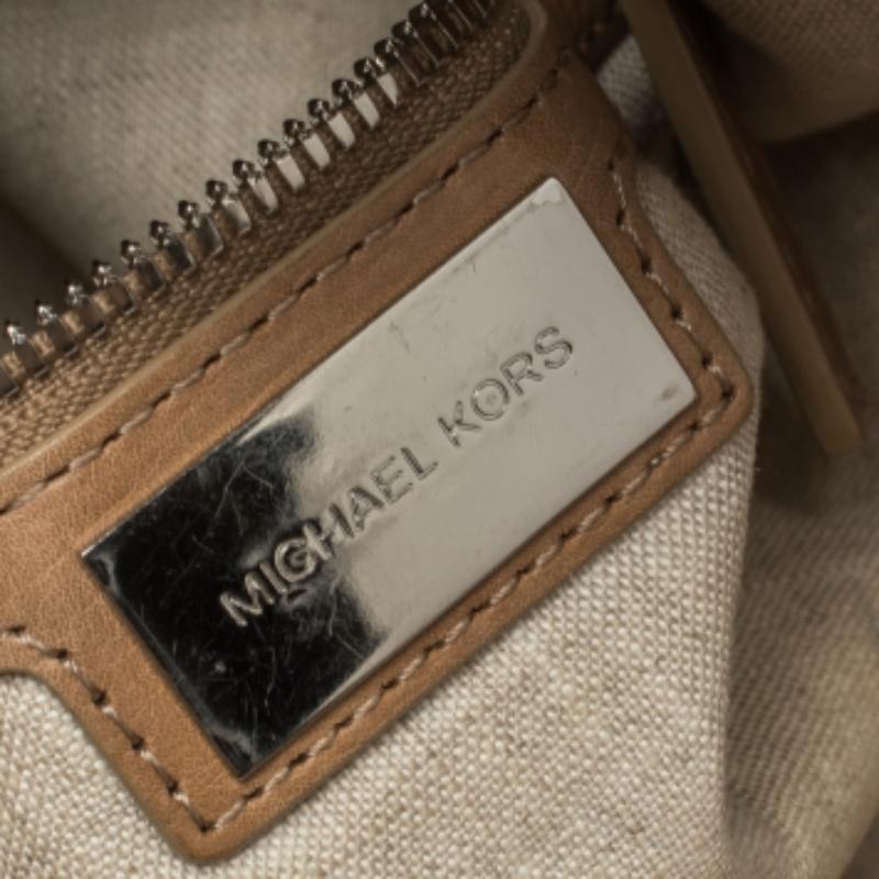 Michael Kors - Tote convertibile con cinturino con fibbia in pelle Tan in vendita 4