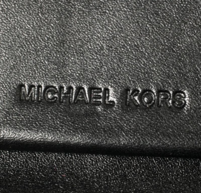 Michael Kors White/Black Quilted Leather Wristlet Wallet For Sale 4