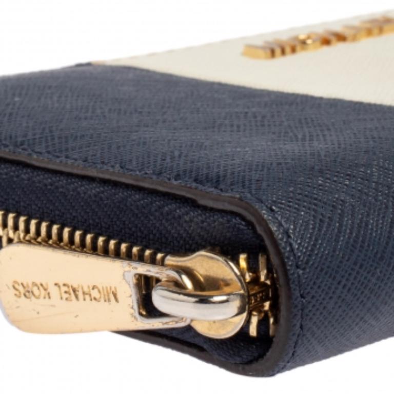 Michael Kors White/Blue Leather Jet Set Zip Around Wallet For Sale 1