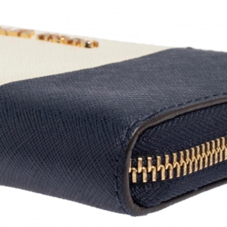 Michael Kors White/Blue Leather Jet Set Zip Around Wallet For Sale 2