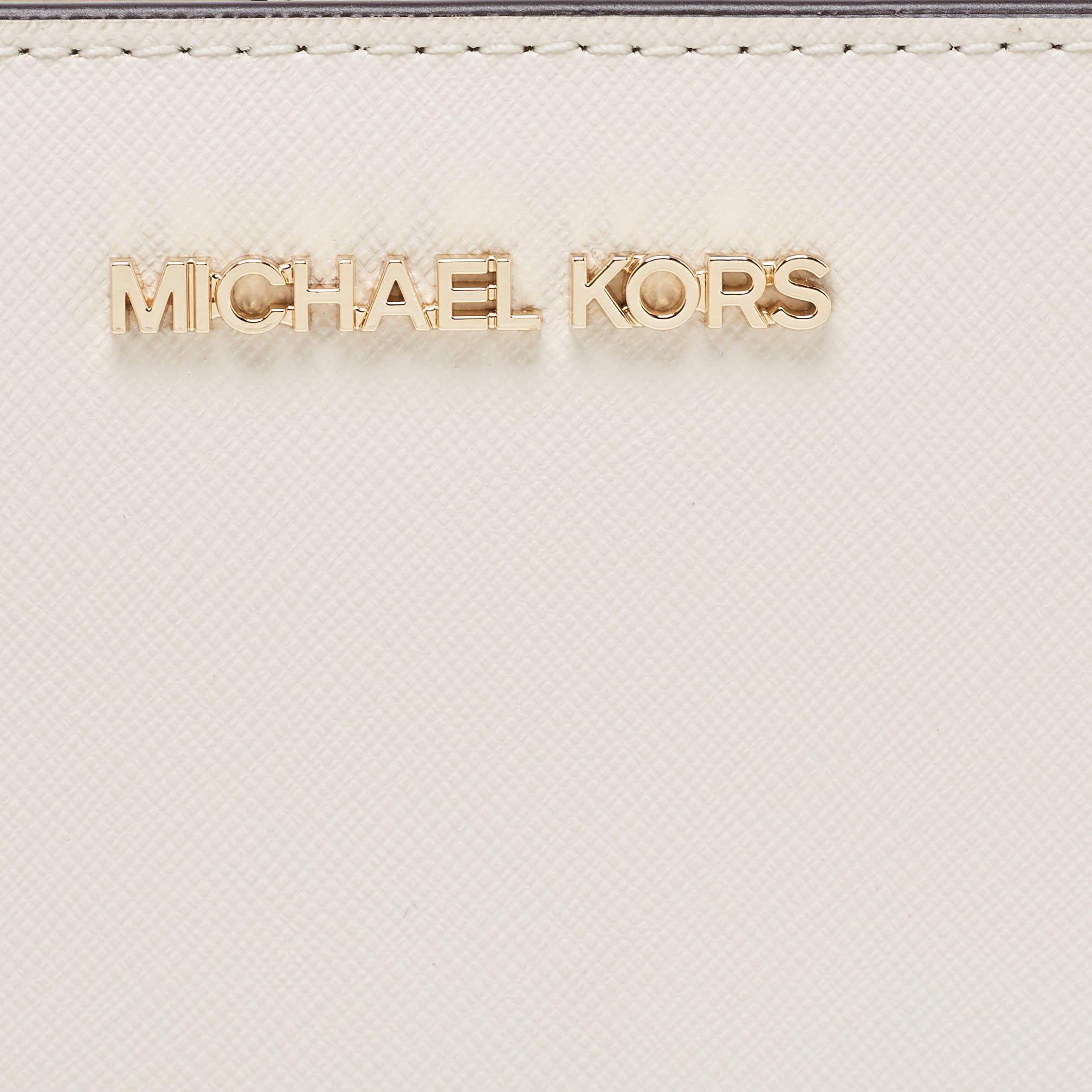 Michael Kors White Saffiano Leather Travel Jet Set French Wallet 7