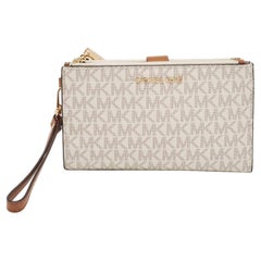 Michael Kors White Signature Coated Canvas Jet Set Travel Zip Wristlet Wallet