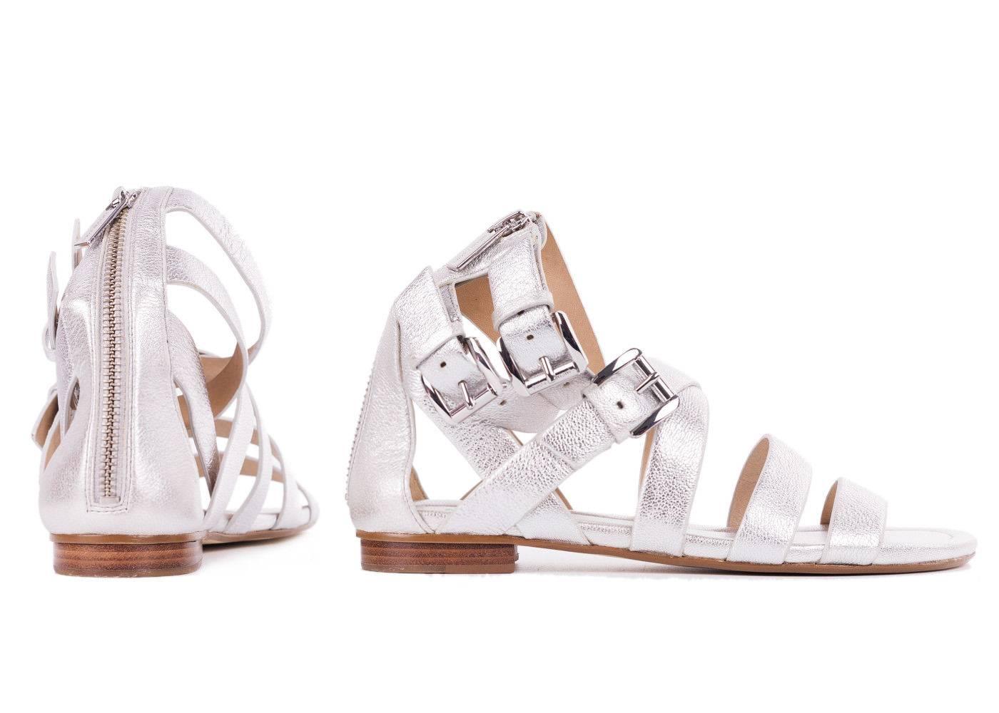 Michael Kors Womens Silver Grained Leather Gladiator Sandal In New Condition For Sale In Brooklyn, NY