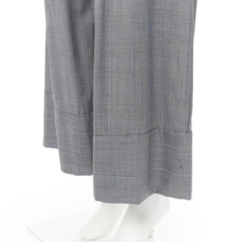 MICHAEL LO SORDO 100% wool grey herringbone check wide cuff wide pants UK6
Reference: LNKO/A01799
Brand: Michael Lo Sordo
Material: Wool
Color: Grey
Pattern: Checkered
Closure: Stretchy
Extra Details: Elasticated waist. Dual side pockets.
Made in: