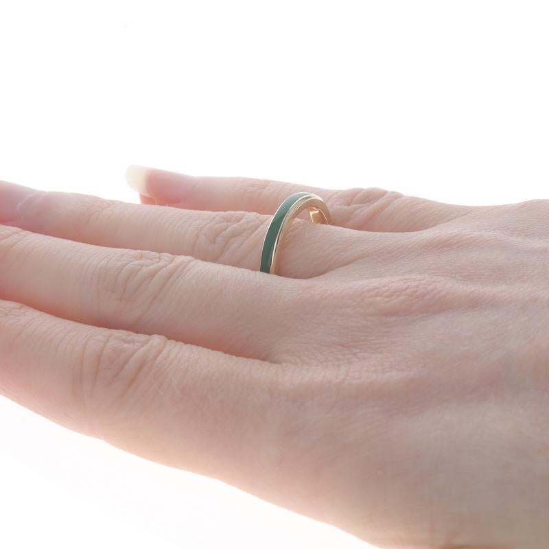 Michael M, bague empilable à rayures en or jaune 14 carats et émail vert chroma, taille 7 en vente 1