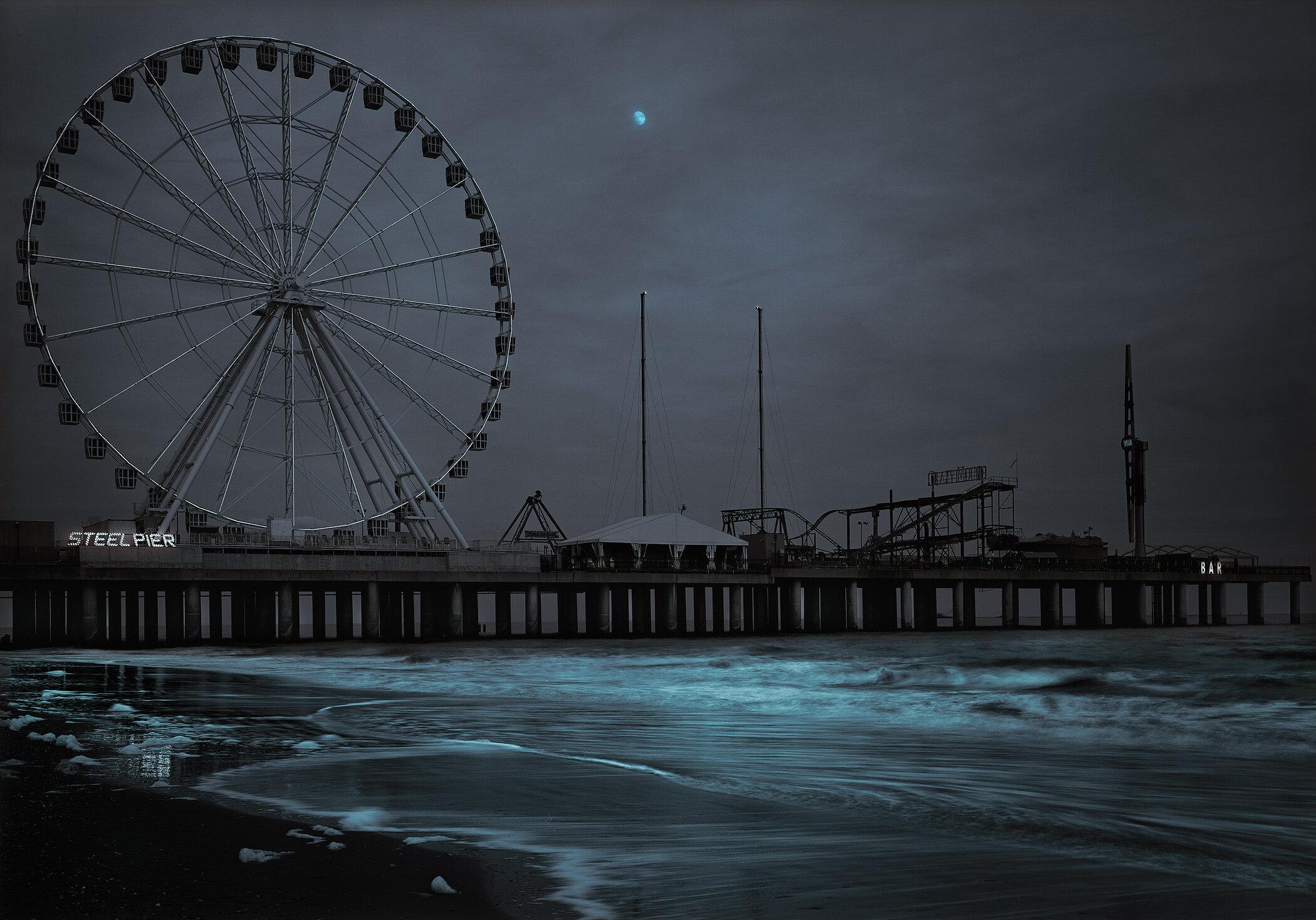Black and White Photograph di Michael Massaia - Alba del molo d'acciaio, Atlantic City, NJ