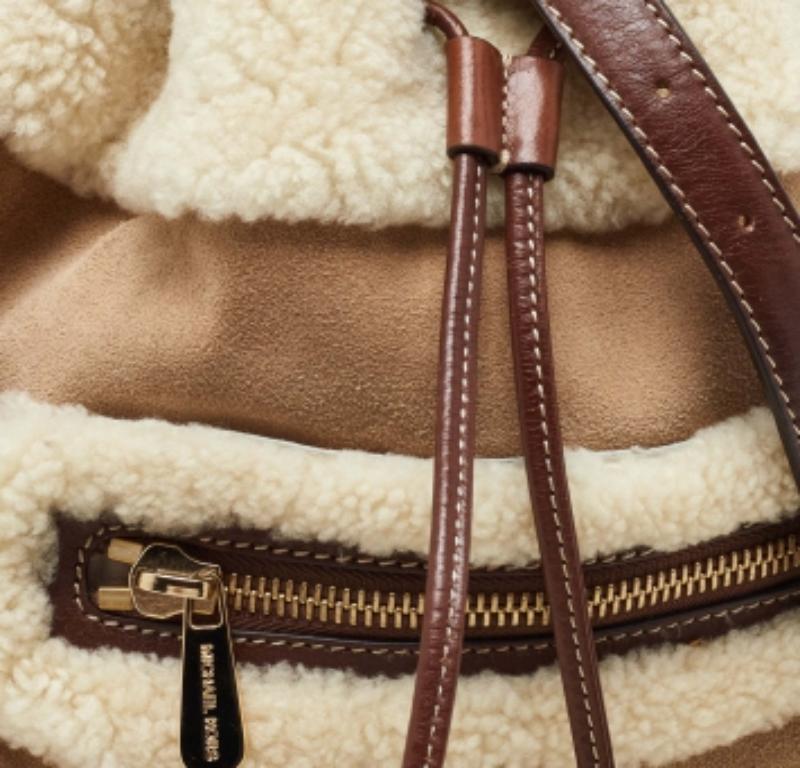 MICHAEL Michael Kors Bolso Bucket de Ante y Piel de Oveja Beige/Marrón en venta 7