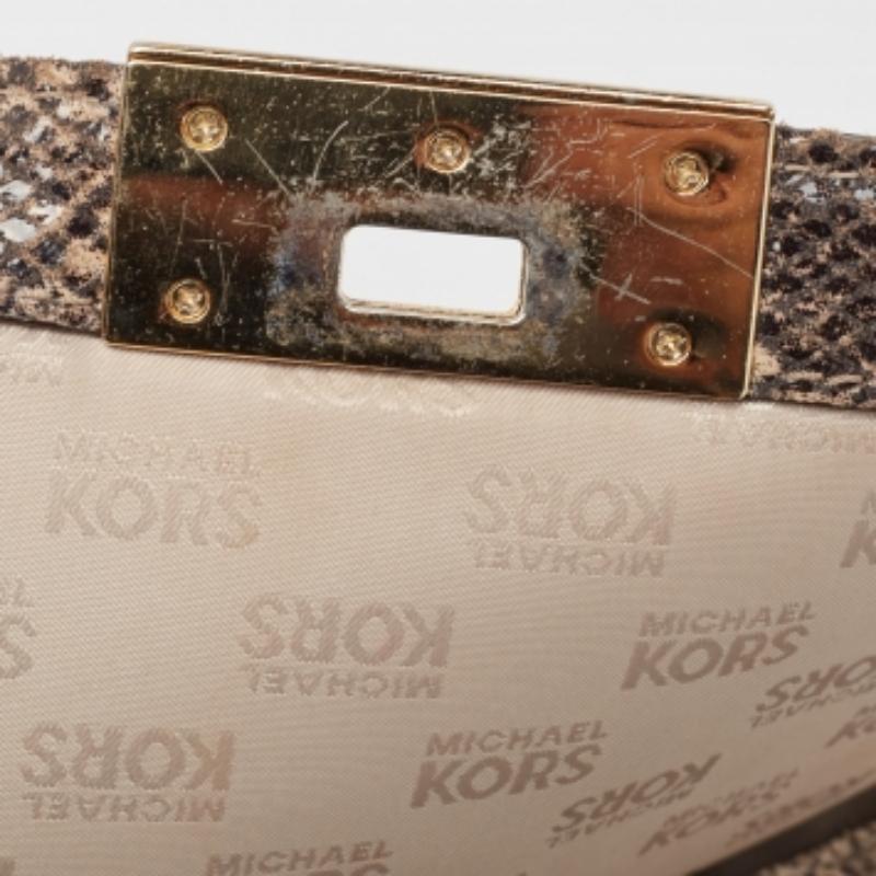 Michael Michael Kors - Borsa a tracolla in pelle goffrata con pitone beige in vendita 6