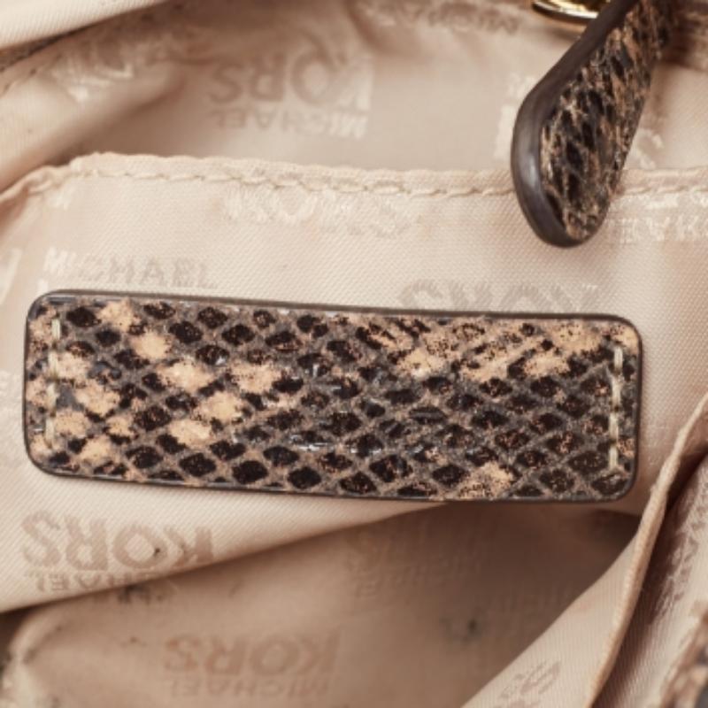 Michael Michael Kors - Borsa a tracolla in pelle goffrata con pitone beige in vendita 4