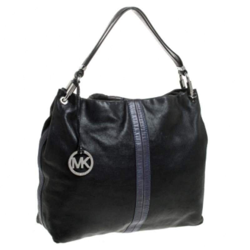 MICHAEL Michael Kors Schwarzer/Blauer Hobo im Zustand „Relativ gut“ im Angebot in Dubai, Al Qouz 2