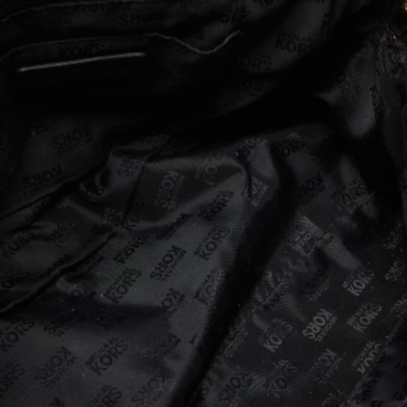 De las mujeres MICHAEL Michael Kors Cartera de piel negra con forma de cúpula en venta