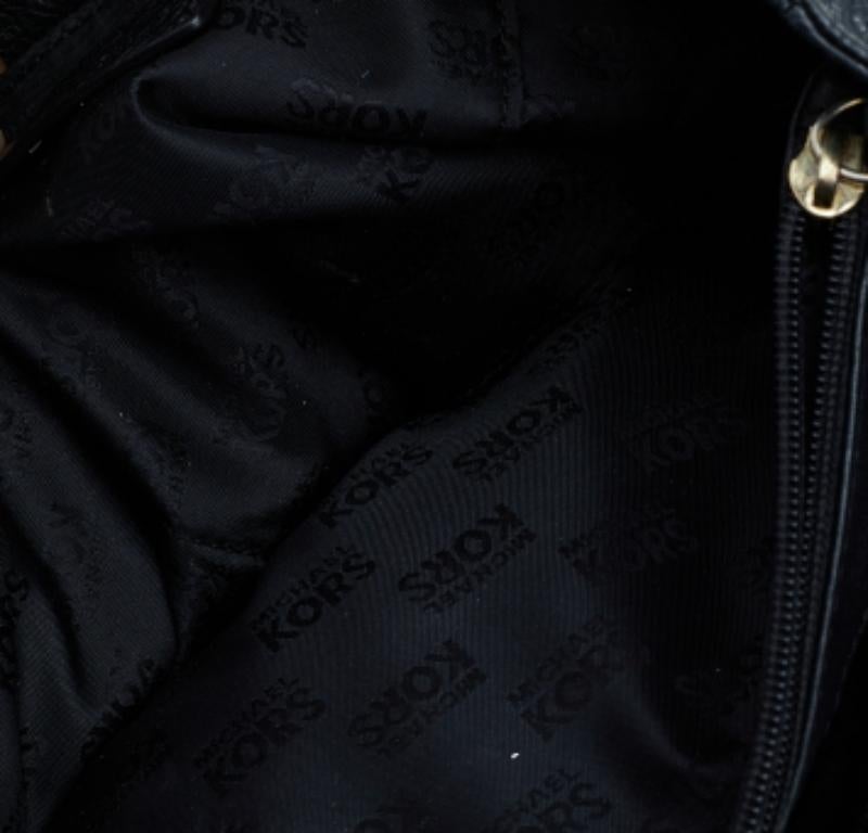 MICHAEL Michael Kors Black Leather Shoulder Bag In Good Condition In Dubai, Al Qouz 2