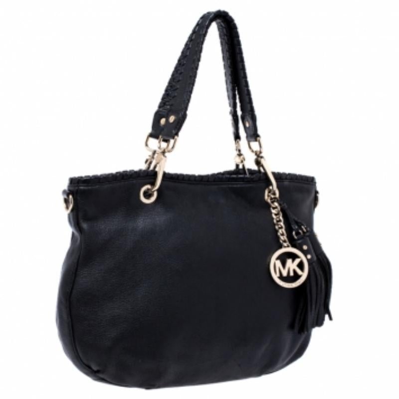 Donna Michael Kors - Borsa con nappe in pelle nera in vendita