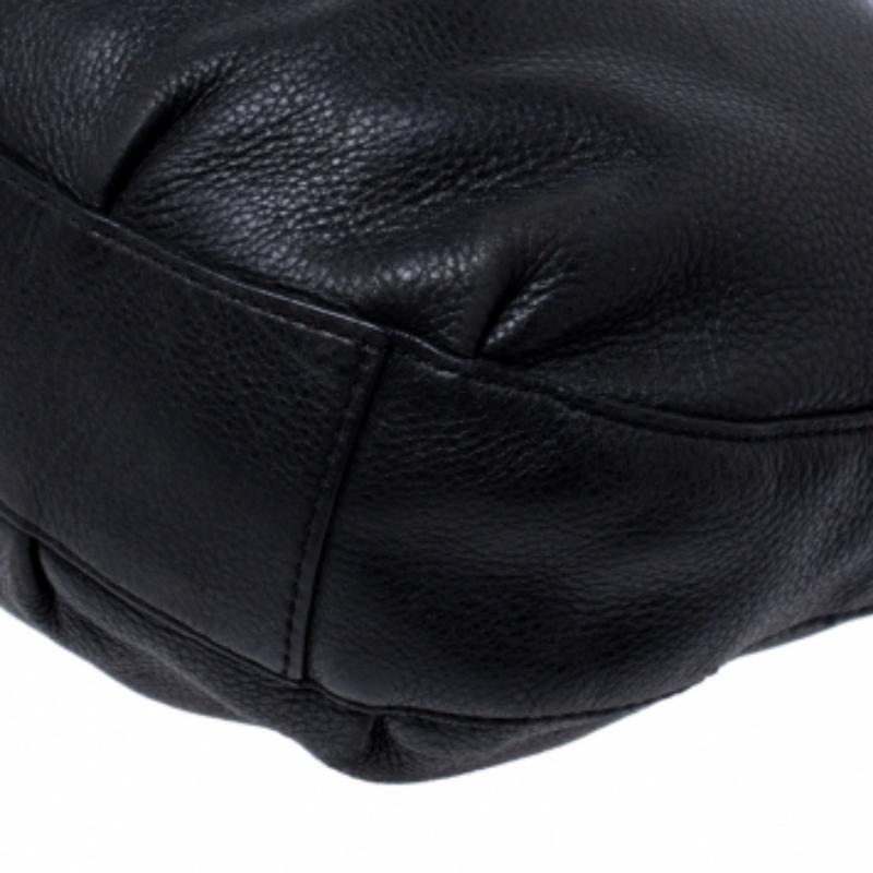 Michael Kors - Borsa con nappe in pelle nera in vendita 3