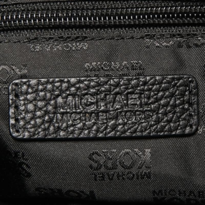 MICHAEL Michael Kors Schwarze Ketten-Umhängetasche aus Kieselleder Damen im Angebot