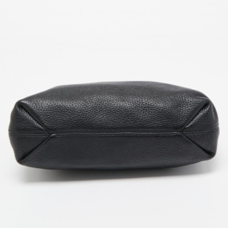 MICHAEL Michael Kors Schwarze Ketten-Umhängetasche aus Kieselleder im Angebot 4
