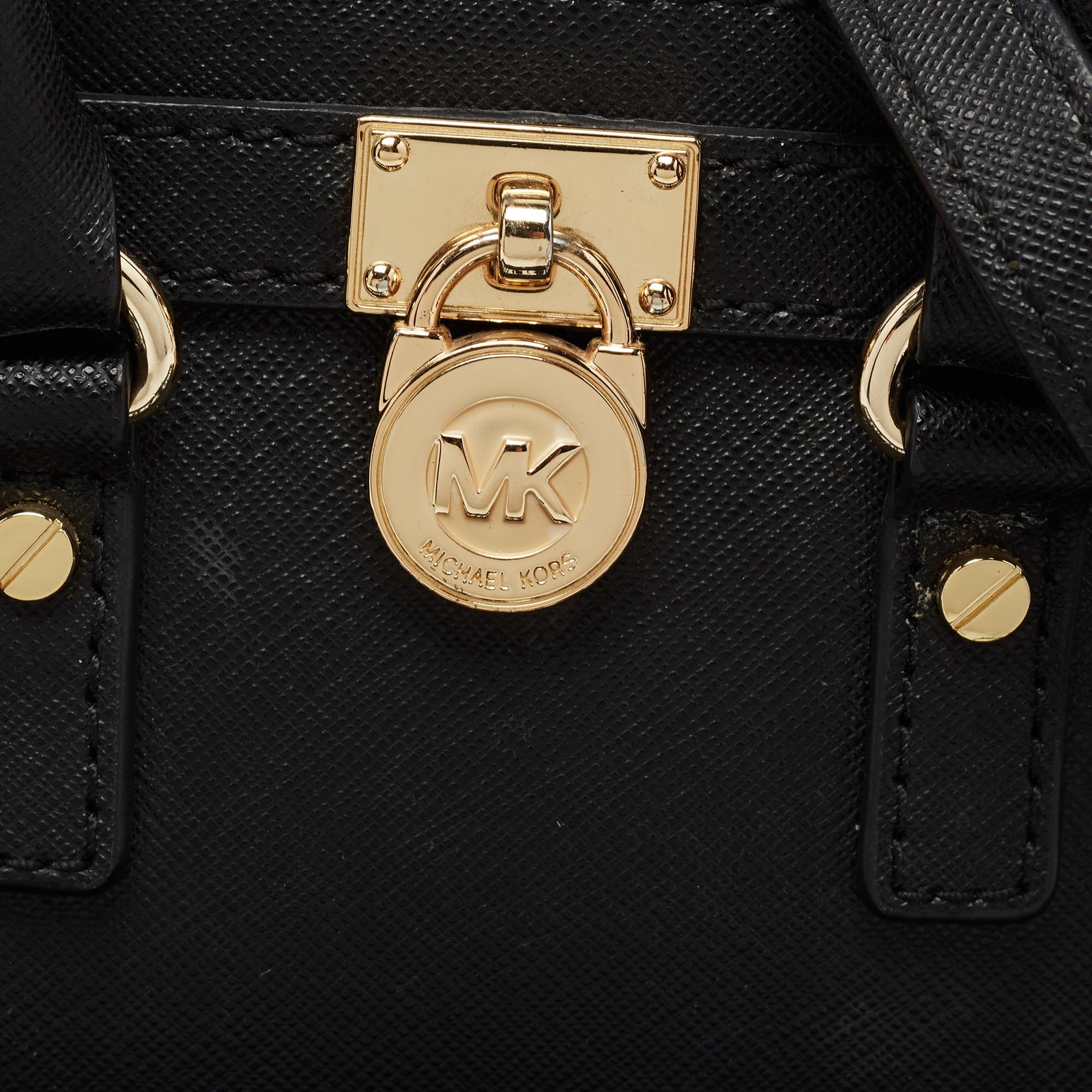 MICHAEL Michael Kors Black Saffiano Leather Mini Hamilton Crossbody Bag In Good Condition In Dubai, Al Qouz 2