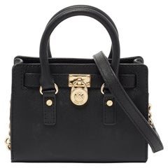 MICHAEL Michael Kors Schwarze Mini Hamilton Umhängetasche aus Saffianoleder