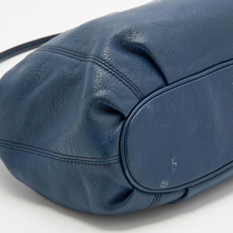 Fourre-tout à pompon en cuir bleu de MICHAEL Michael Kors Pour femmes en vente