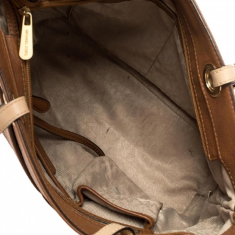 MICHAEL Michael Kors Brown/Beige Leather Bedford Tote In Good Condition For Sale In Dubai, Al Qouz 2