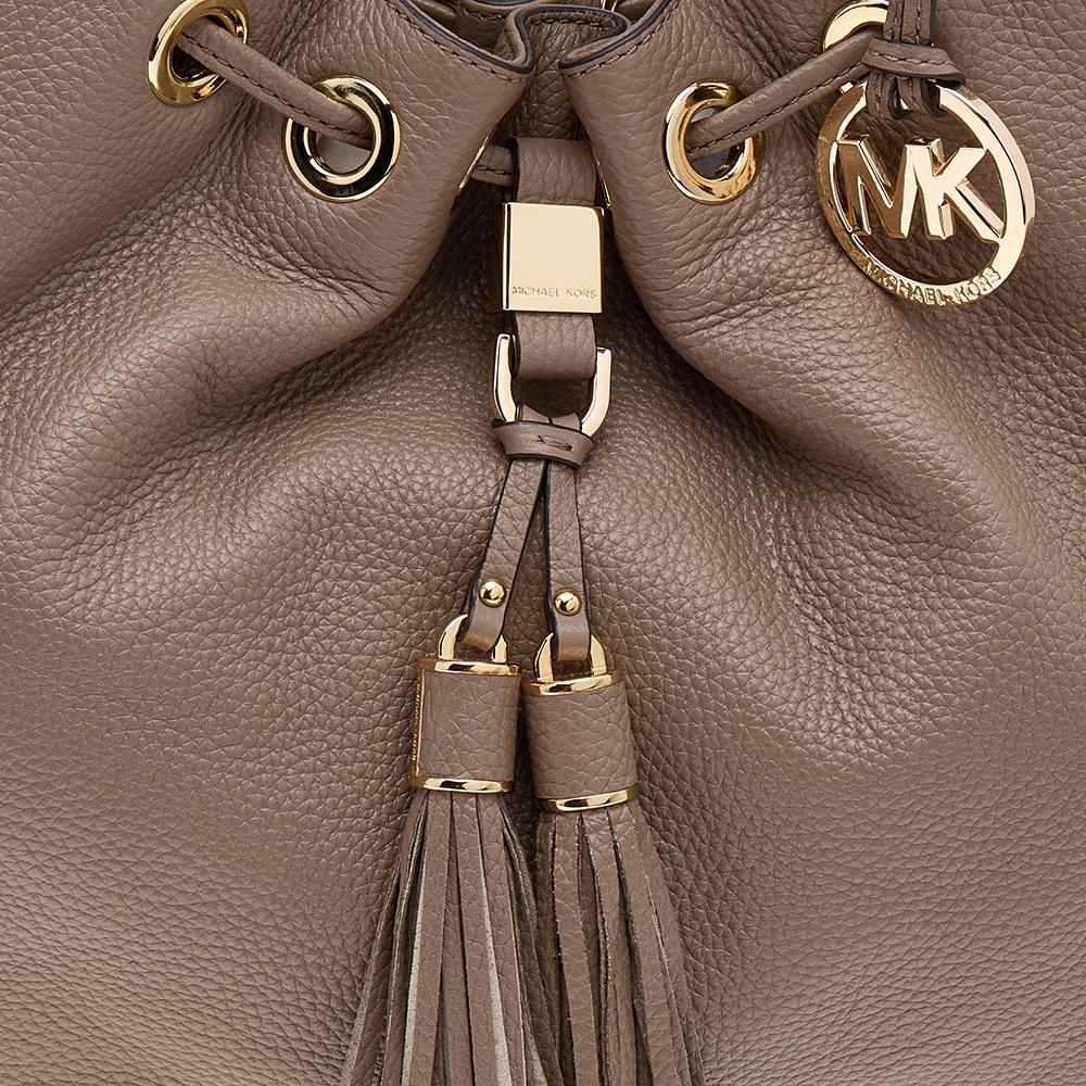 MICHAEL Michael Kors Große Umhängetasche aus braunem Leder mit Kordelzug 5