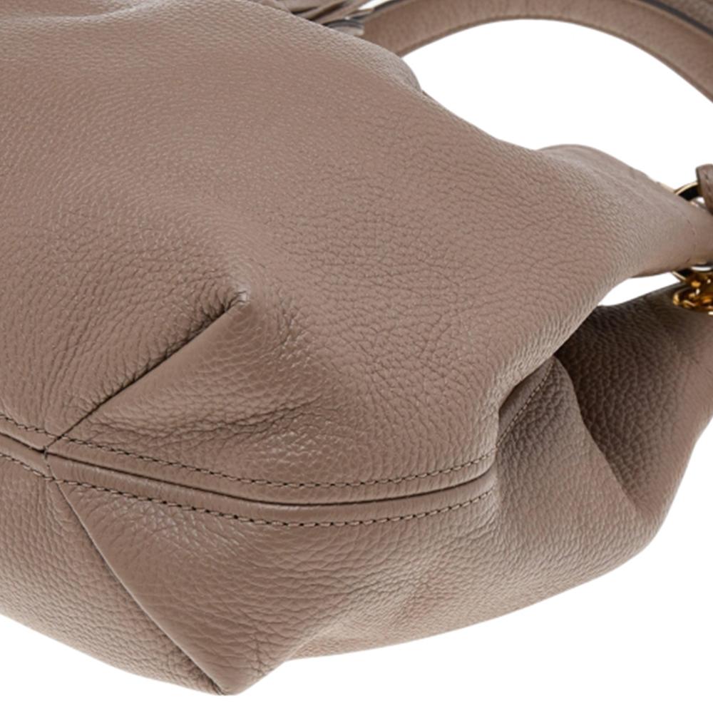 MICHAEL Michael Kors Große Umhängetasche aus braunem Leder mit Kordelzug 1